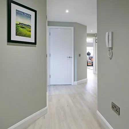 Troon No 1 Apartments Exterior photo